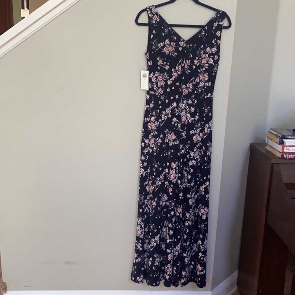 Lauren Ralph Lauren Floral Sleeveless Maxi Dress. - Picture 4 of 12